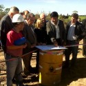 El Ministro Ciancio vino a Esperanza, visito la obra inconclusa de la defensa oeste. Nuestro reclamo parece que ha surtido efecto. Le planteamos que no la paralice mas por el bien de la gente.